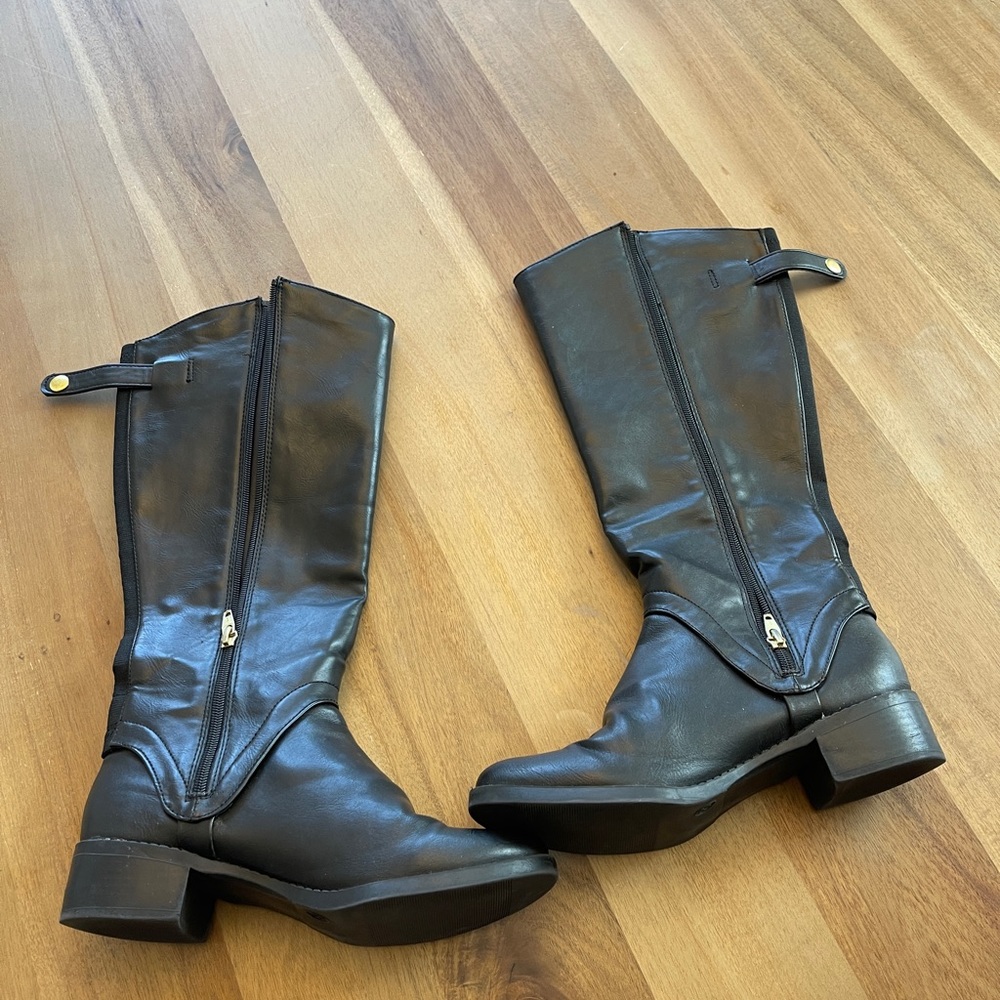 Black boots